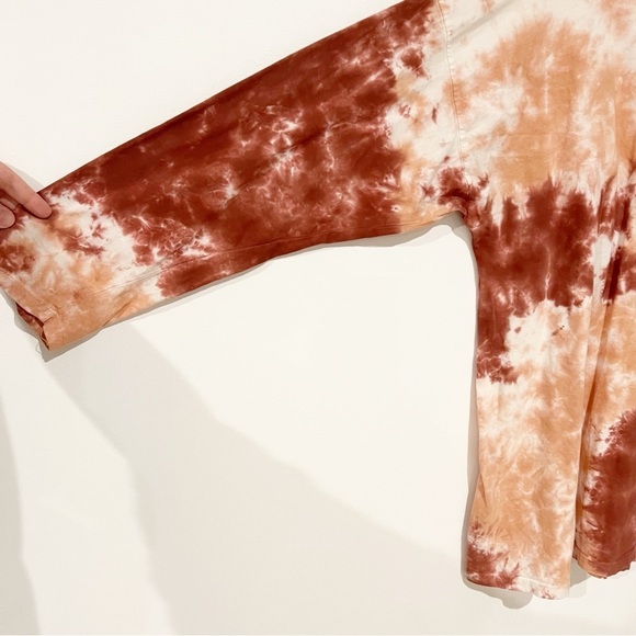We The Free Free People Be Free Tie Dye Tee Long Sleeve Crew Neck Red/Cabernet - Picture 8 of 11
